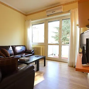 apt-corso-francia-1br.it-romehotels.com/